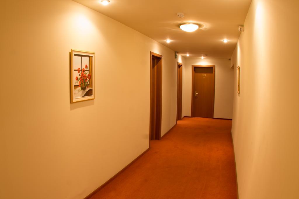 Hotel Alinalex - Paradisul Acvatic Braşov Exterior foto