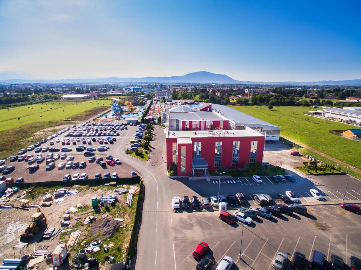 Hotel Alinalex - Paradisul Acvatic Braşov Exterior foto