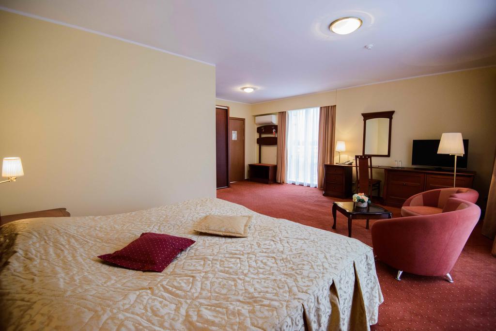 Hotel Alinalex - Paradisul Acvatic Braşov Exterior foto